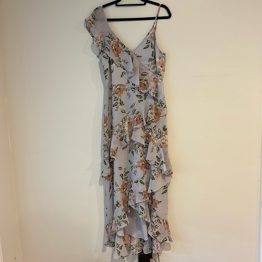 Wayf ruffle floral dress size medium
